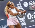Bild: Andreas Gora/dpa
Serena Williams schied in Berlin im Doppel gleich aus.