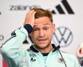 Bild: Federico Gambarini/dpa
Joshua Kimmich erzählt im DFB-Camp vom Telefonat mit Bundeskanzler Merz.