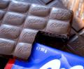 Bild: Sina Schuldt/dpa
Der Hersteller der Milka-Tafel will ein Urteil nicht akzeptieren. (Symbolbild)