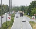 Bild: Daniel Löb/dpa
Auf dem Frankenschnellweg staut sich regelmäßig der Verkehr. Die Stadt will das ändern. Gegner halten die Pläne aber für zu kurz gegriffen.