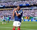 Bild: Frank Franklin II/AP/dpa
Der Topstar unter den vielen Stars der Franzosen: Kylian Mbappé.