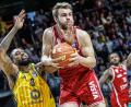 Bild: Andreas Gora/dpa
Verlässt - wie auch einige Teamkollegen - die Bamberg Baskets: Moritz Krimmer (rechts). (Archivbild)