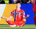 Bild: Martin Meissner/AP/dpa
Erling Haaland erlebt einen perfekten Einstand ins WM-Turnier.