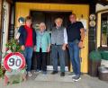 Bild: Gemeinde Pullenreuth/Kraus/exb
Josef Rosenberger (Zweiter von rechts) feierte seinen 90. Geburtstag. Am Vormittag gratulierten Bürgermeister Hubert Kraus (rechts) sowie Irene Ritter und Lisa Michl von der Pfarrei (von links). Am Abend gab es eine große Feier mit 200 Gästen.