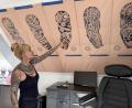 Bild: Petra Hartl
Diese Motive auf die Manuela Kelley deutet, erzählen ganze Geschichten. Die Vilseckerin hat sie erdacht und gezeichnet.