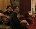 Bild: David Cleary/Leonine/dpa
Paul Rudd als Rick und Nick Jonas als Danny in einer Szene des Films "Power Ballad - Der Song meines Lebens".