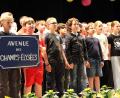 Bild: Hans Prem
Ein abwechslungsreiches Programm bekamen die Besucher der beiden identischen Sommerkonzerte der Lobkowitz-Realschule geboten. Der Chor der Klasse 5c hatte musikalische Erinnerungen an die "Champs Elysées".