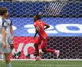 Bild: Andre Penner/AP/dpa
Manzambi erlöste die Schweiz mit dem 1:0 und traf dann auch noch zum 3:0.