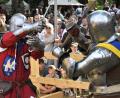 Bild: Petra Hartl
Mittelalter satt: Das ist vom 7. bis 9. August beim Brunnenfest in Amberg geboten. Und dazu gehört auch ein Schaukampf von Rittern zu Ehren des Brautpaares, Kurprinz Philipp und Margarete von Bayern-Landshut.