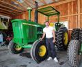 Bild: luk
Drei John-Deere-Traktoren gehören zum Maschinenpark des Anwesens von Daniel Eibisch. Mit diesem Modell, das ursprünglich aus Kanada stammt, ist der Kaibitzer auch in der aktuellen "Bauer sucht Frau"-Auftaktfolge zu sehen.