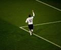 Bild: picture alliance / dpa
Als Lukas Podolski nach einem Torerfolg zum Himmel deutete. (Archivbild)