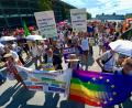 Bild: Armin Weigel/dpa
Demonstranten protestieren gegen den Landesparteitag der AfD Bayern.