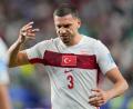 Bild: Eugene Hoshiko/AP/dpa
Die Türkei um Merih Demiral hadert.