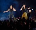 Bild: Gregor Fischer/dpa
Peter Maffay und Johannes Oerding haben im Volksparkstadion die Fans mit einer Ankündigung überrascht. Sie bringen im Oktober ein gemeinsames Album heraus.