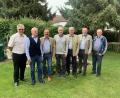 Bild: Herbert Suttner
Engelbert Ehbauer (Zweiter von links) feierte seinen 80. Geburtstag, dazu gratulierten ihm auch Pfarrer Lorenz (links), Herbert Suttner vom VdK-Kreisverband Schwandorf (Dritter von links), Nabburgs Bürgermeister Frank Zeitler (Zweiter von rechts) und Freunde.