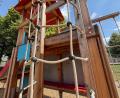 Bild: Petra Hartl
Auf dem Spielplatz an der Hans-Thoma-Straße in Amberg waren Schrauben und Bolzen an mehreren Spielgeräten gelockert oder entfernt. Die Stadt geht von einer "gezielten Manipulation" aus, während die Amberger Polizei während der laufenden Ermittlungen nicht von einem "Sabotageakt" sprechen möchte.