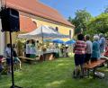 Bild: gri
Der Festgottesdienst fand am Freialtar vor der Johannisbergkirche statt.