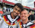 Bild: Lichtenauer/privat
Nathaniel Brown (links) und sein Stiefvater Christian Lichtenauer nach dem Spiel gegen die Elfenbeinküste in Toronto.