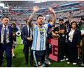 Bild: Tony Gutierrez/AP/dpa
Galaktisch! Lionel Messi jubelt, nachdem er beim Spiel Argentinien gegen Österreich alleiniger Rekordtorschütze bei Fußball-Weltmeisterschaften geworden ist.