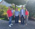 Bild: Clemens Kretz
Johann Haller (Mitte) freut sich über die Glückwünsche zum 90. Geburtstag von Sohn Hans (von links) mit Urenkel Ferdinand, Erstem Bürgermeister Reiner Wiedenbauer und Schwiegertochter Michaela.