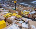 Bild: Rolf Vennenbernd/dpa
Pakete, so weit das Auge reicht - hier in einer DHL-Zustellbasis. (Symbolbild)