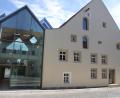 Archivbild: Konrad Rosner
Aus dem ehemaligen "Lenzbräu" wurde das neue Bürgerhaus mit der Stadtbücherei sowie dem Bürger- und Familienzentrum Mittendrin. Wegen eines Wasserschadens ist die Bücherei nun erstmal geschlossen.