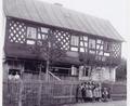 Bild: Archiv Freilandmuseum Oberpfalz
Historische Ansicht des „Webergirgl“ mit Egerländer Fachwerk, circa 1910.