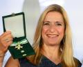 Bild: Robert Michael/dpa
Stefanie Hertel hat den Sächsischen Verdienstorden erhalten.