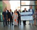 Bild: Burkhard von Grafenstein
Martin Wunnike (von links), Professor Peter Proff, Professor Selim Corbacioglu, Alexandra Wolf, Armin Wolf, Elmar Baumer, Frank Wohl, Markus Blume und Cosima Rücker freuten sich über die Spende als Baustein der Finanzierung des geplanten Forschungszentrums.