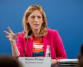 Bild: Michael Kappeler/dpa
Familienministerin Prien ist für eine gesetzliche Altersgrenze von 13 Jahren für die eigenständige Nutzung eigener Social-Media-Konten.
