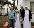 Bild: Markus Schöberl
Markus Schöberl mit seiner Tante "Resi", der verstorbenen Schwester Arnulfina, in der Mitte und ihren Mitschwestern in Vryheid 2019.