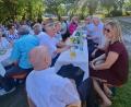 Bild: Regina Merkl
Beste Stimmung herrschte beim Sommerempfang der Landkreis-CSU, zu dem der Kreisvorsitzende Harald Schwartz über 200 Gäste im Josefshausgarten in Hirschau begrüßte.