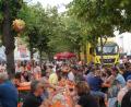 Archivbild: mcl
Die Bäume am Unteren Markt spenden immerhin etwas Schatten, wie hier beim Bürgerfest 2023. Heuer sind für das Festwochenende mehr als 35 Grad angekündigt.