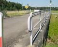 Bild: Rudolf Hirsch
Die Geländer der Brücke werden zurückgebaut und durch Stahlkonstruktionen ersetzt. Ferner wird der Asphaltbelag erneuert und mit einer Abdichtung versehen, die das Bauwerk langlebig machen soll.