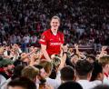 Bild: Tom Weller/dpa
Ein Platzsturm mit Folgen: Die UEFA hat den Club dafür bestraft. (Archivbild)