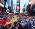 Bild: Jan Woitas/dpa
Heiß auf das Duell mit Ecuador: deutsche Fans in New York.