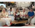 Bild: Interliving Gleißner
Die Siegerinnen des Aphorismen-Wettbewerbs mit ihren Preisen.