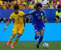Bild: Charlie Riedel/AP/dpa
Piero Hincapie (links, gegen Curacaos Tahith Chong) spielt mit Ecuador derzeit bei der WM.