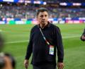 Bild: Mark J. Terrill/AP/dpa
Irans Trainer Amir Ghalenoei hatte wenig Lust, über das Thema „Pride Match“ zu sprechen. (Archivbild)