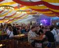 Archivbild: kaz
Ein Blick ins Festzelt des Wiesnfests in Kemnath. Die Insolvenz des Betreibers wirft Fragen auf.