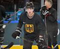 Bild: Peter Kneffel/dpa
JJ Peterka spielt zukünftig für die Boston Bruins und Trainer Marco Sturm. (Archiv-Foto)