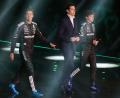 Bild: Bradley Collyer/PA Wire/dpa
Toto Wolff setzt auch 2027 auf die Fahrer George Russell (links) und Kimi Antonelli (rechts). (Archivbild)