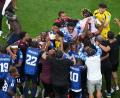 Bild: Eric Gay/AP/dpa
Der Moment der Glückseligkeit: Kap Verde zieht in die K.-o.-Runde der WM ein.
