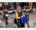Bild: Abc News/ABC News/AAP/dpa
Einem Australier wird in Thailand der Mord an einer 17-Jährigen vorgeworfen. Ihre Leiche soll er in einem Koffer abgelegt haben.
