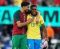 Bild: Frank Franklin II/AP/dpa
Achraf Hakimi (l) hat bei der WM große Ziele. (Archivbild)