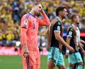 Bild: Federico Gambarini/dpa
Manuel Neuer und Kollegen sind nach der Niederlage gegen Ecuador frustriert. Am Montag geht es im Sechzehntelfinale der WM gegen Paraguay.