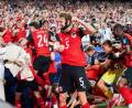 Bild: Georg Hochmuth/APA/dpa
Pure Ekstase: Mit dem 3:3 qualifizierten sich die Österreicher in letzter Minute für das Sechzehntelfinale.
