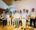 Bild: Gerhard Krones
Die ausscheidenden Stadträte mit Bürgermeister Marcus Eichenmüller (von links): Georg Wendl (FW), Reinhold Strobl (SPD), Christian Hartmann (SPD), Christian Müller (CSU), Bürgermeister Marcus Eichenmüller (CSU), Michael Ott (CSU), Manfred Schlosser (FW) und Manfred Birner (CWU). Nicht im Bild, weil nicht anwesend: Harald Kausler (FW)