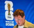 Bild: Martin Meissner/AP/dpa
Julian Nagelsmann spricht über die Kritiker und die WM-Erwartungen.