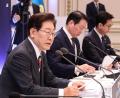 Bild: -/YNA/POOL/dpa
Südkoreas Präsident Lee Jae Myung stellt seinen ambitionierten Investitionsplan vor.